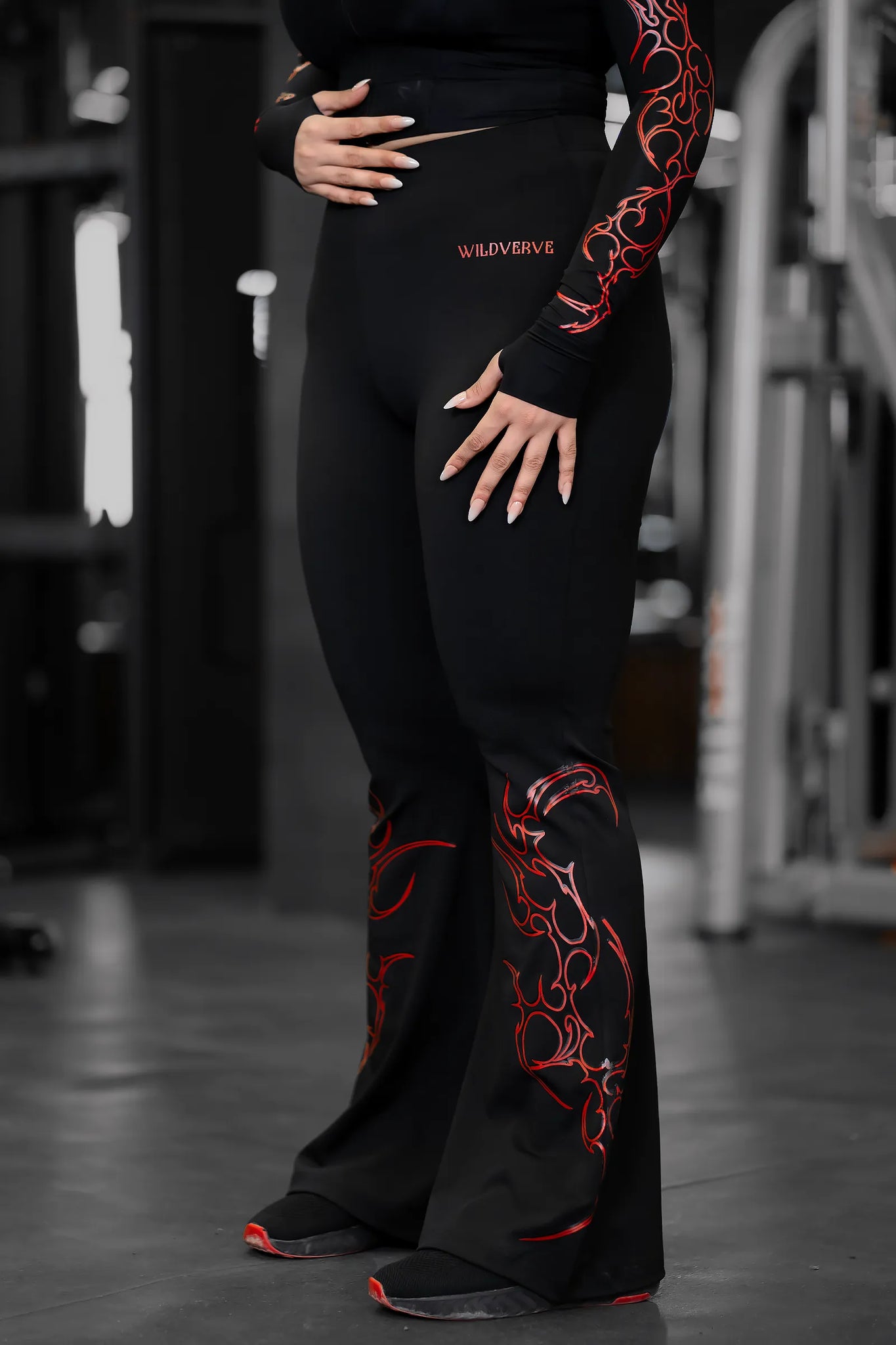 UNCHAINED STORM FLARE LEGGINGS (BLACK RED)