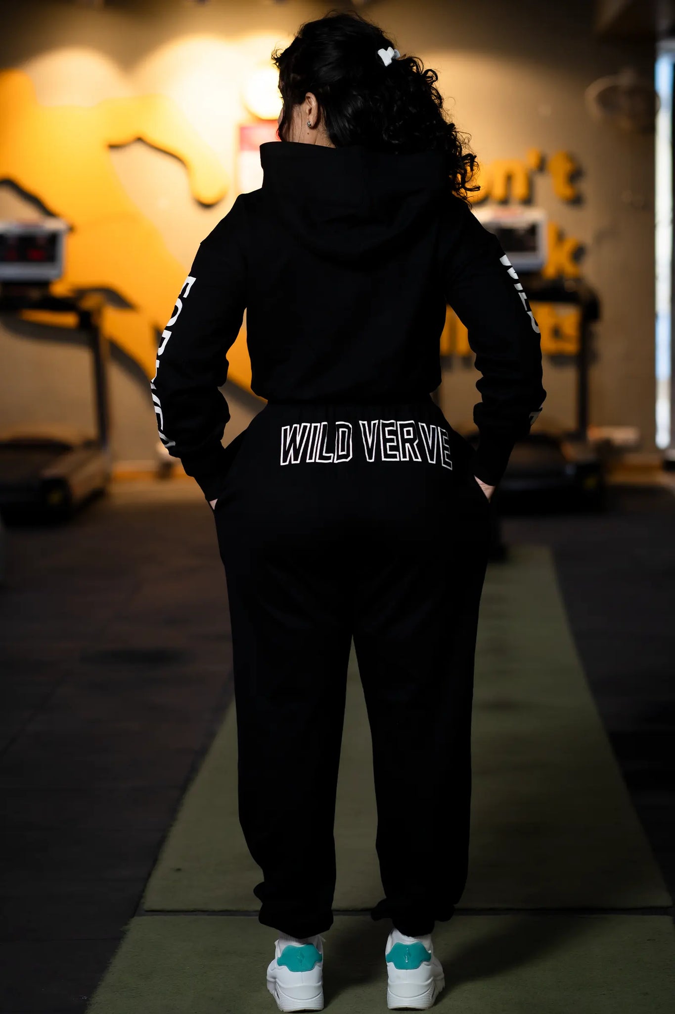 WILD VERVE FOREVER (CROPPED) HOODIE IN BLACK