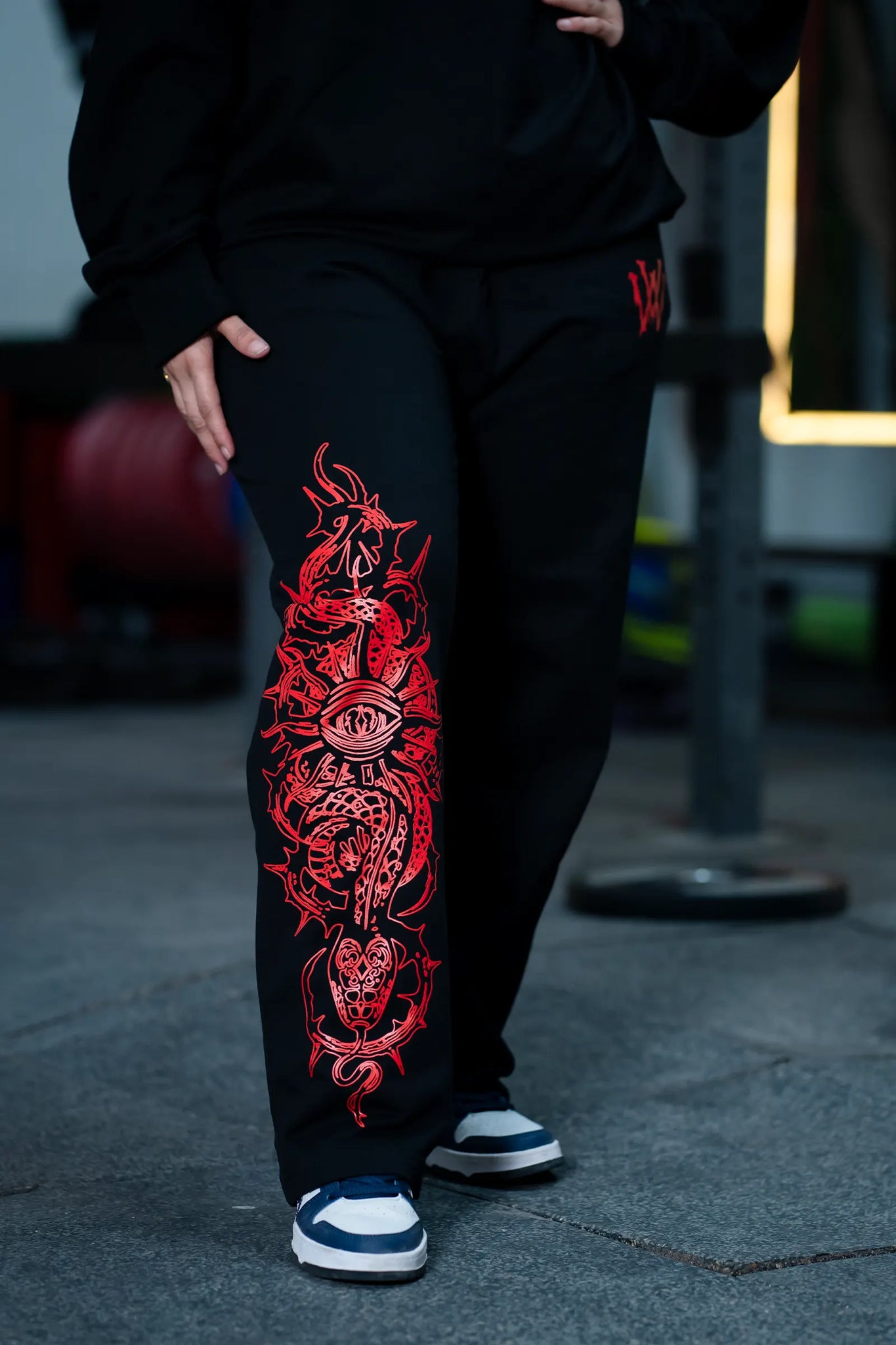 RED STRIKE COUTURE SWEATS (BLACK)