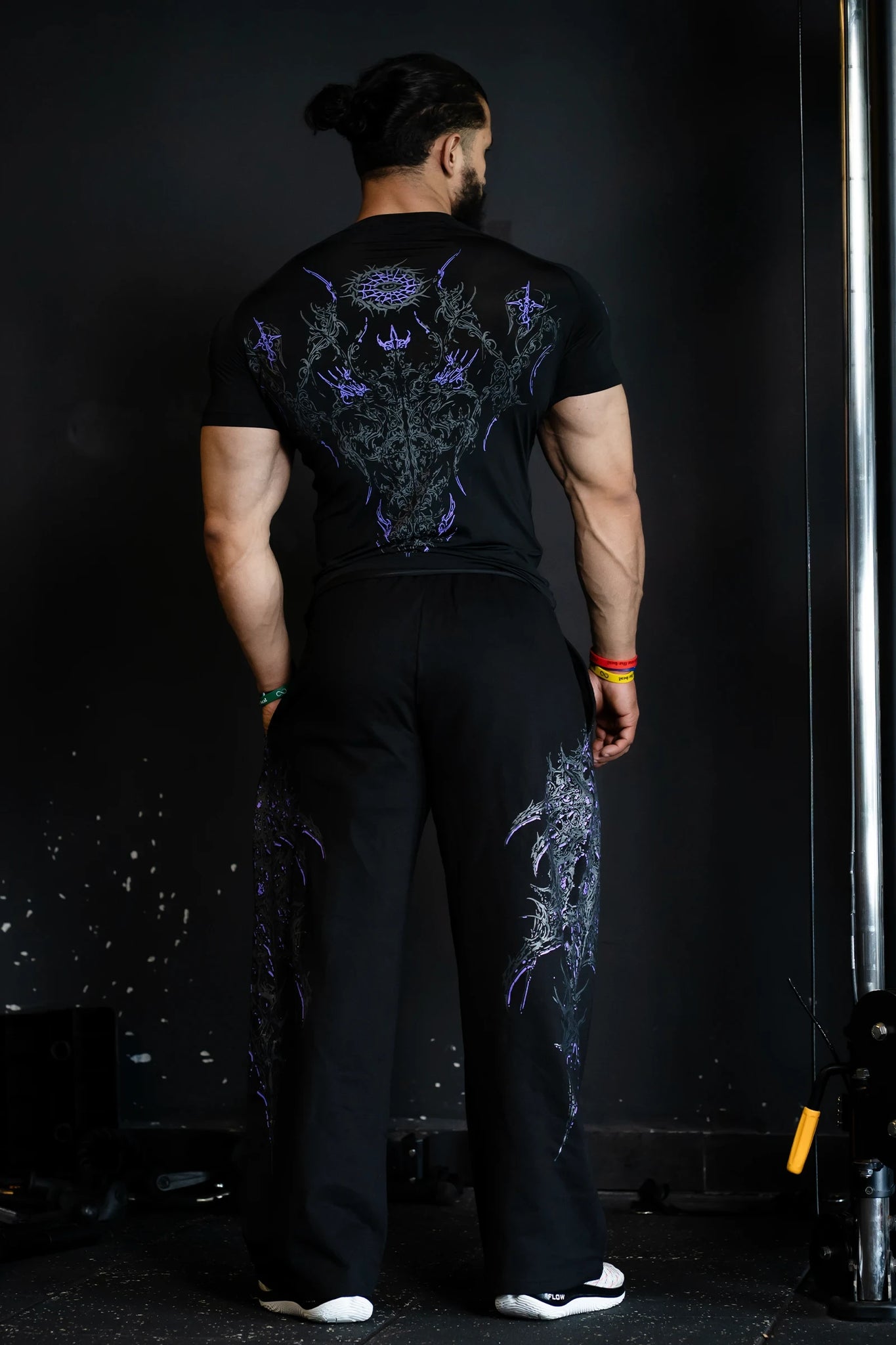 DARK OMEN COMPRESSION TEE (BLACK)