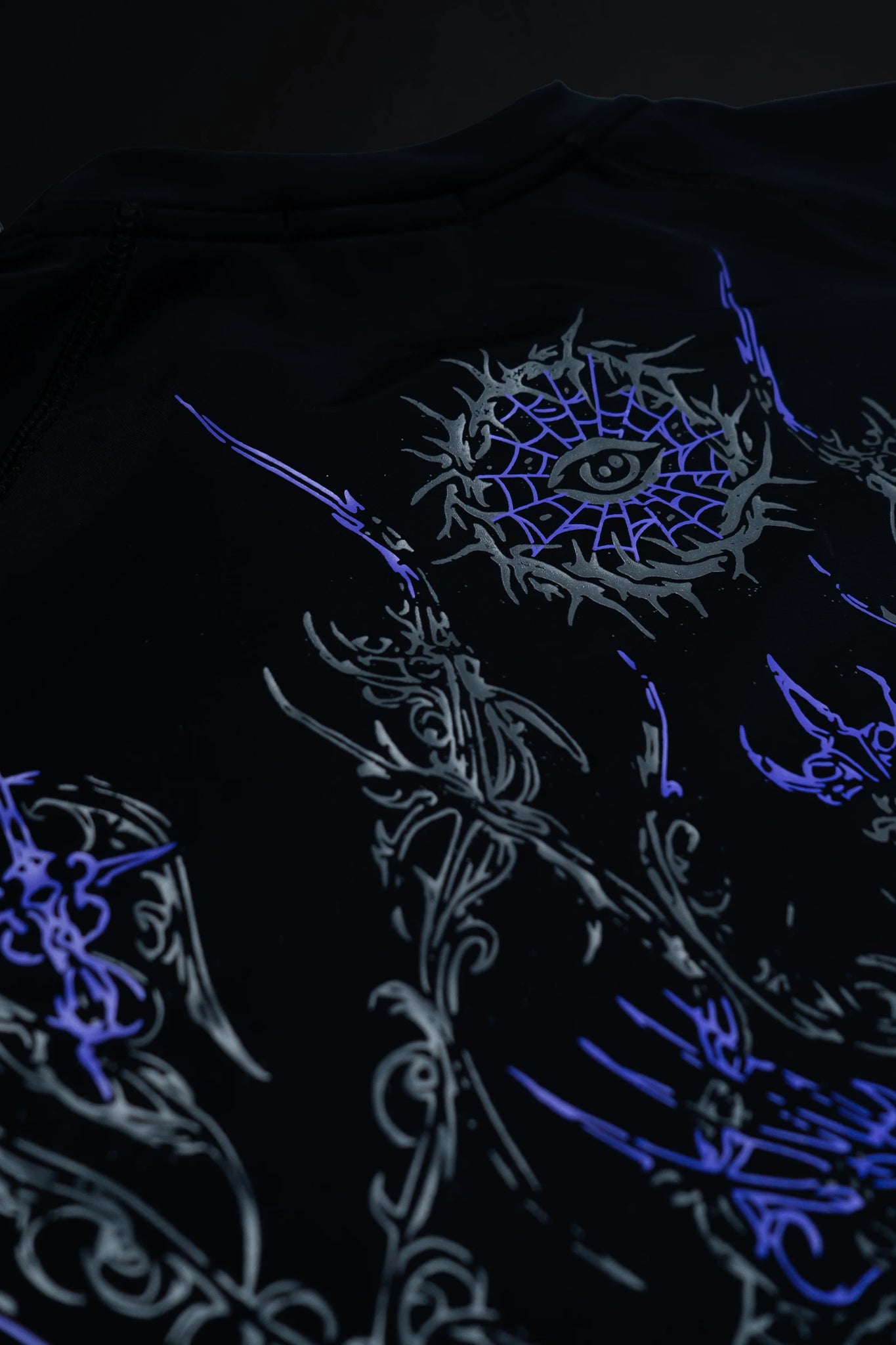 DARK OMEN COMPRESSION TEE (BLACK)