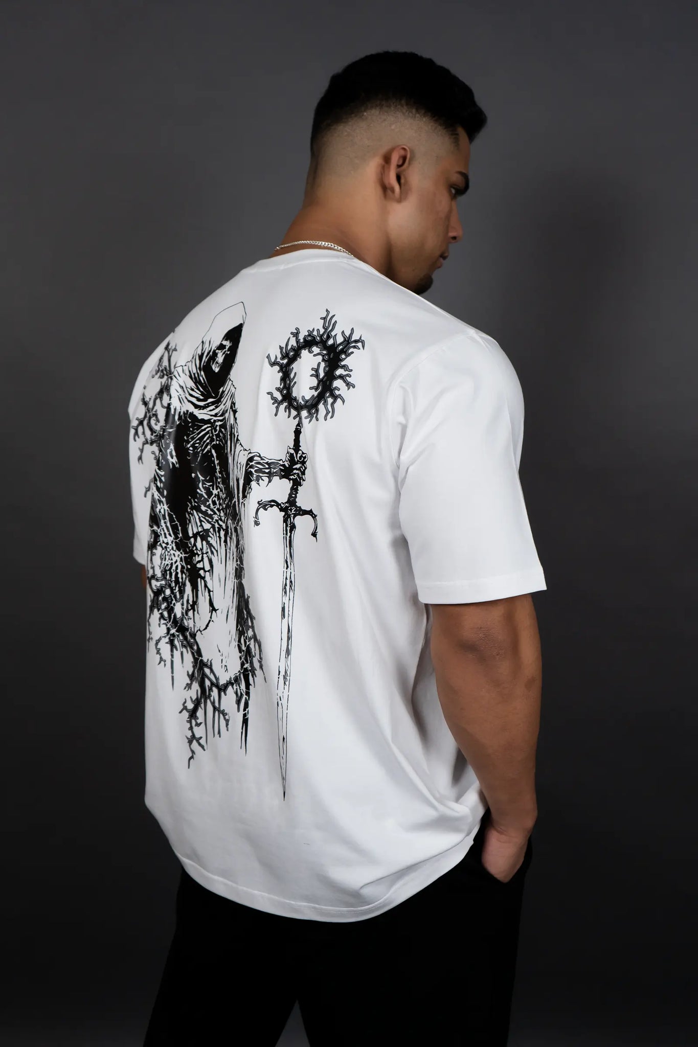 HELLBOUND LEADER OVERSIZED T-SHIRT (WHITE)