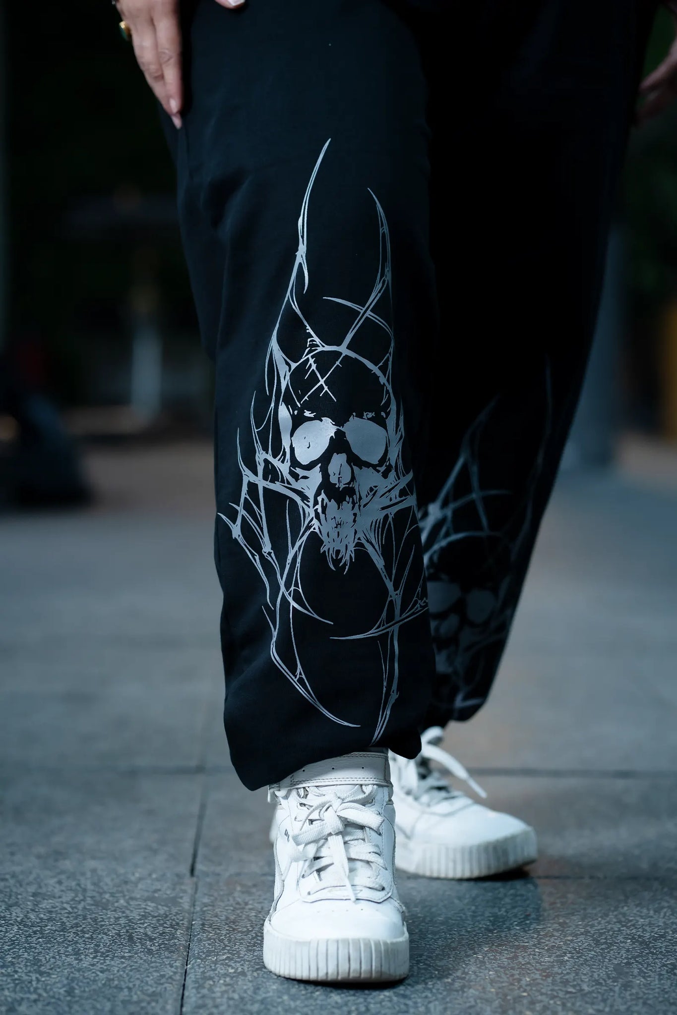 SPIDER STRIKE JOGGER (BLACK)